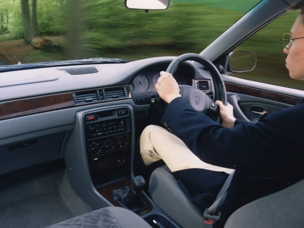 Автомобиль Rover 400 II (HH-R) Хэтчбек (5 дверей)