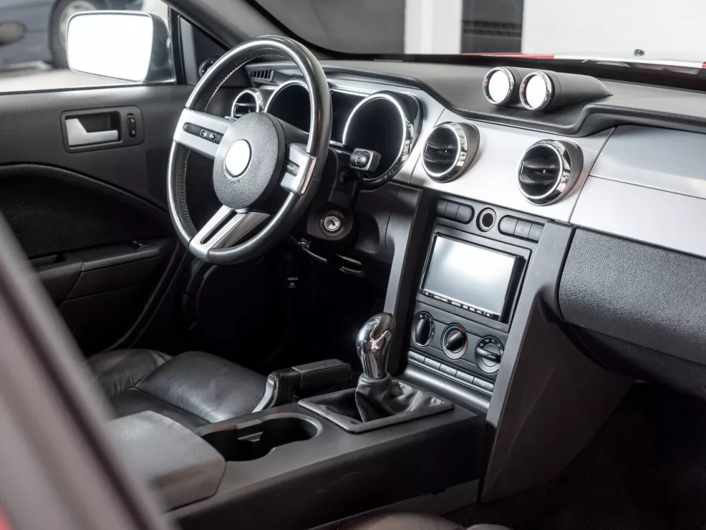 Автомобиль Saleen S281 Купе