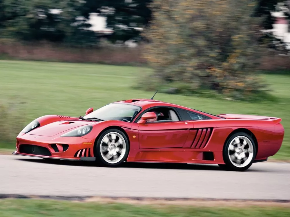 Автомобиль Saleen S7 Купе