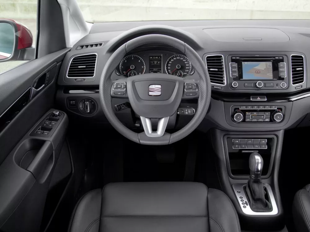 Автомобиль SEAT Alhambra II Минивэн