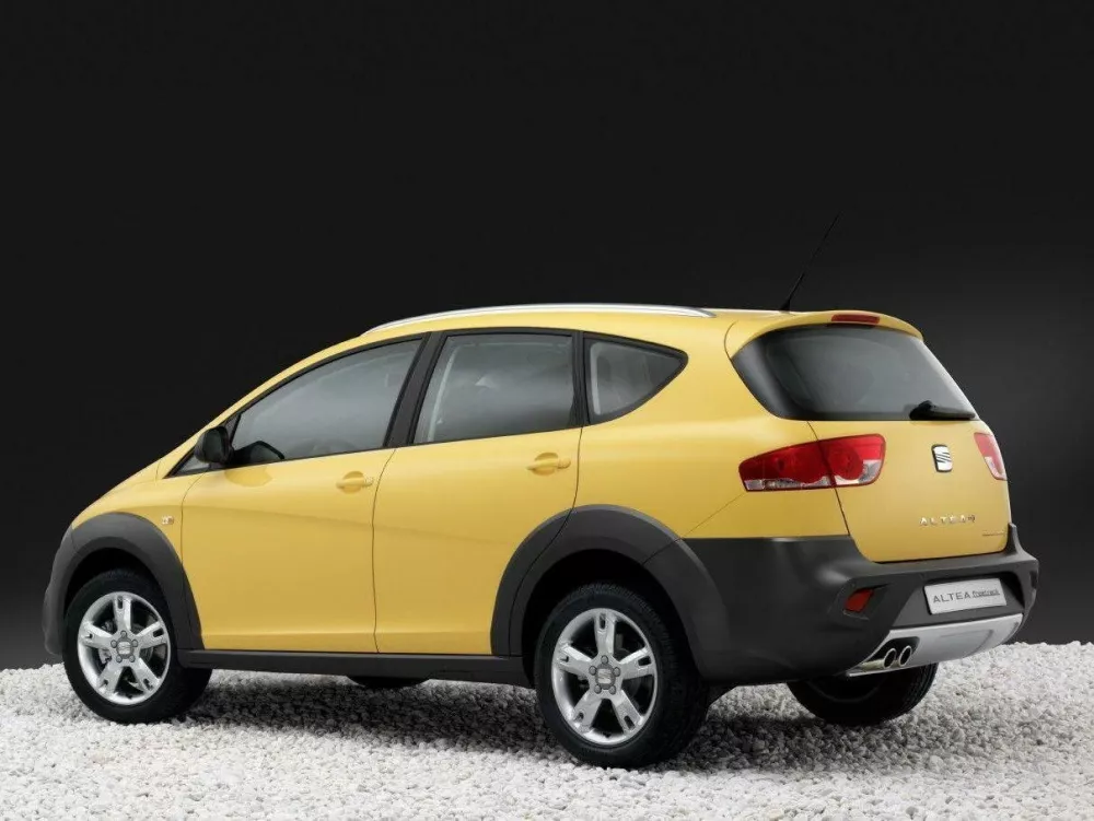 Автомобиль SEAT Altea I Компактвэн Freetrack