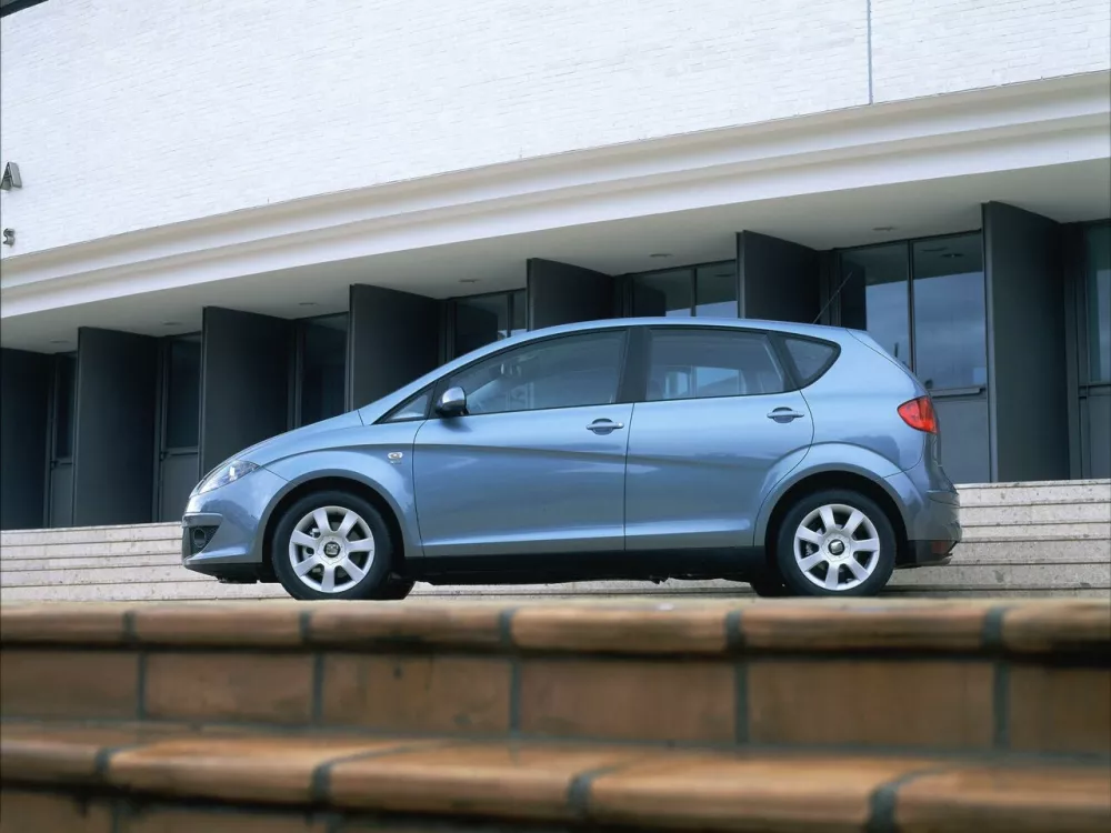 Автомобиль SEAT Altea I Компактвэн