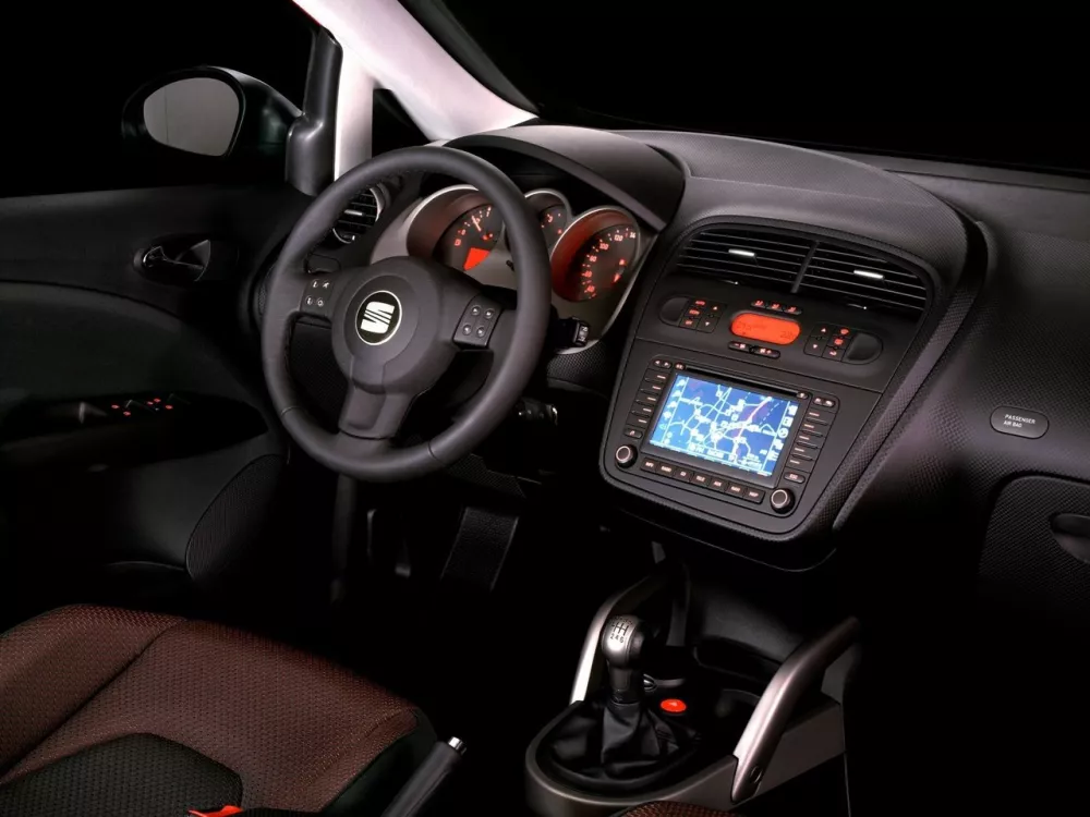 Автомобиль SEAT Altea I Компактвэн