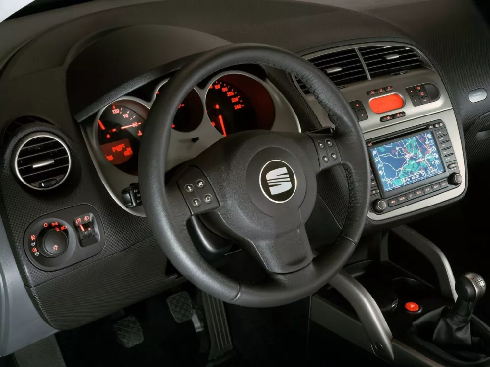 Автомобиль SEAT Altea I Компактвэн