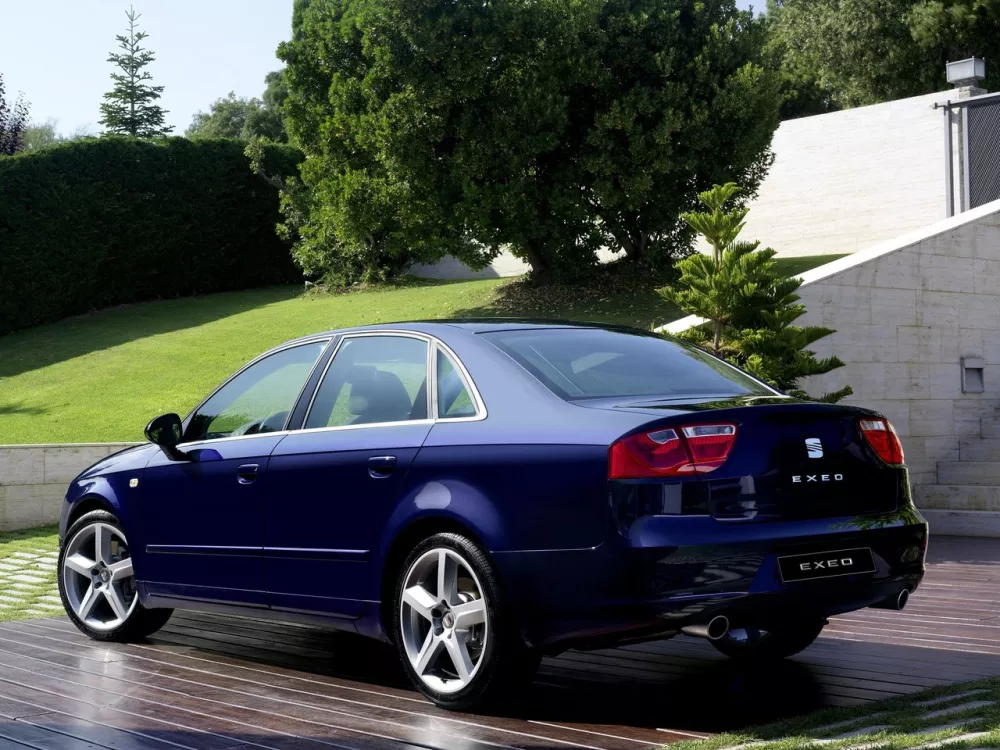 Автомобиль SEAT Exeo Седан