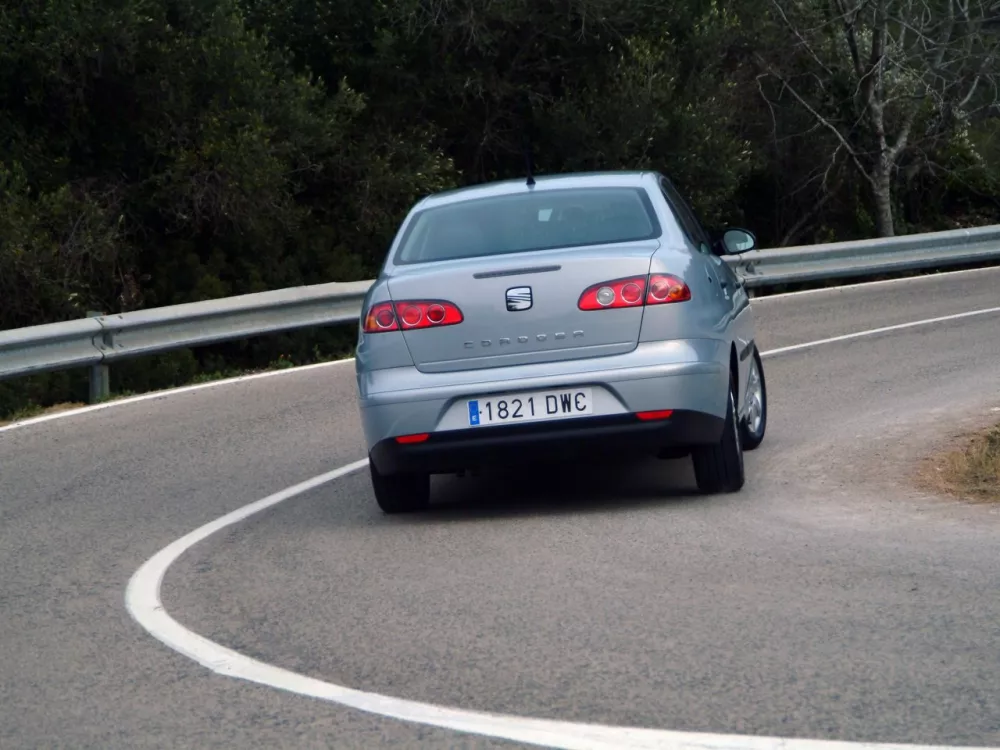 Автомобиль SEAT Cordoba II Рестайлинг Седан