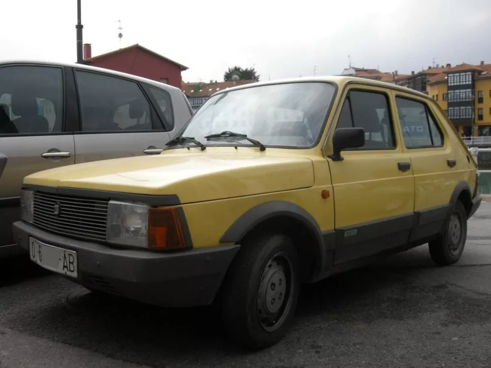 Автомобиль SEAT Fura Хэтчбек (5 дверей)