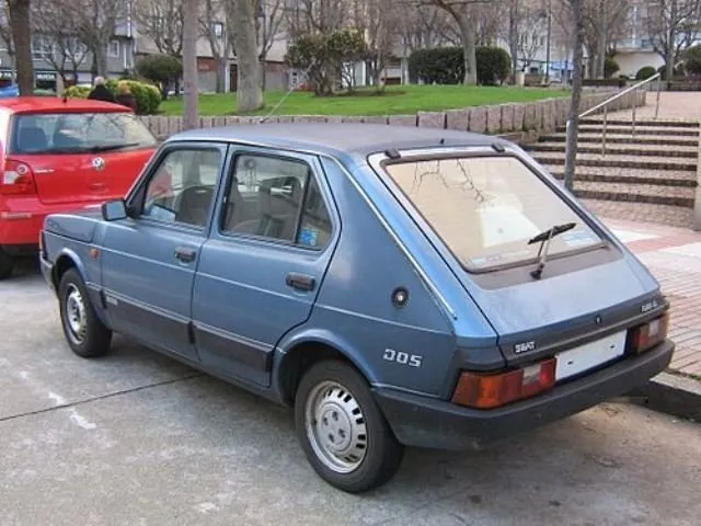 Автомобиль SEAT Fura Хэтчбек (5 дверей)