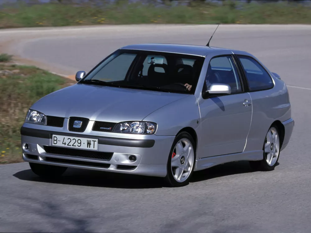 Автомобиль SEAT Cordoba I Рестайлинг Купе