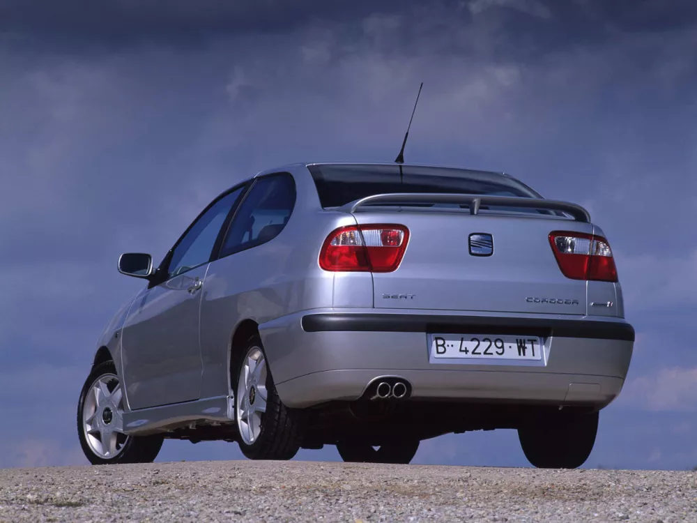 Автомобиль SEAT Cordoba I Рестайлинг Купе