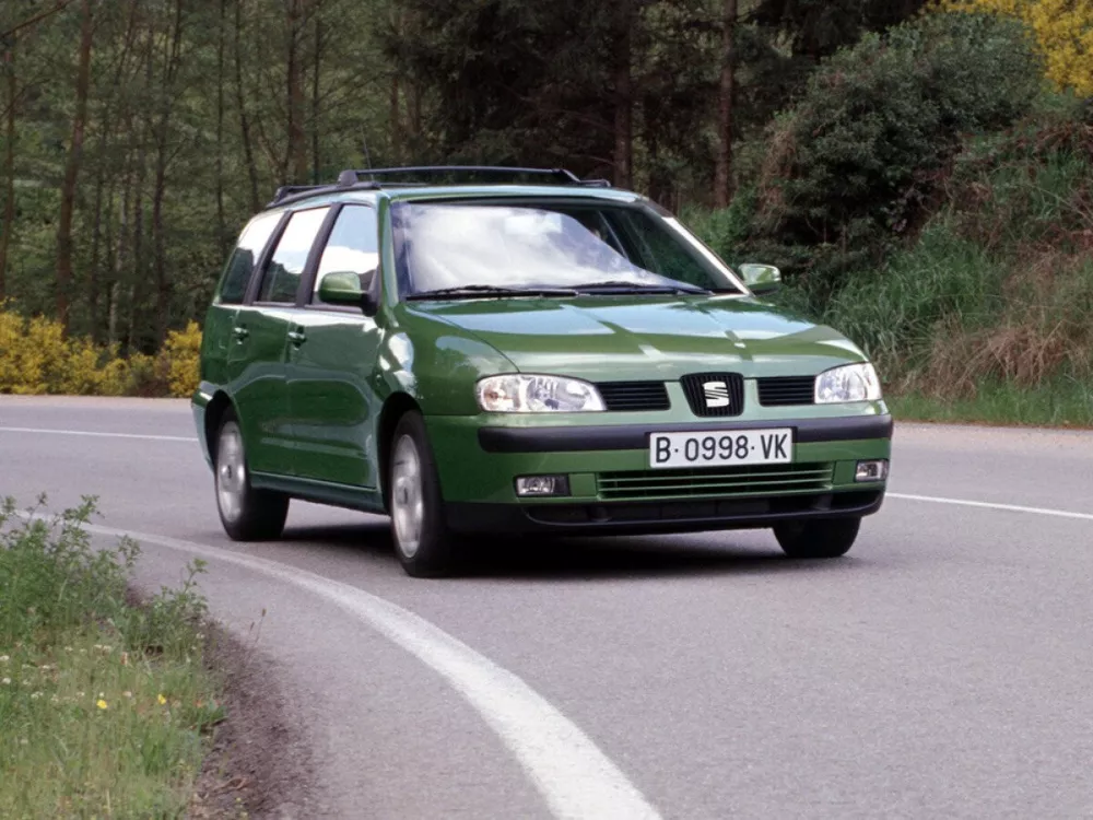Автомобиль SEAT Cordoba I Рестайлинг Универсал (5 дверей)