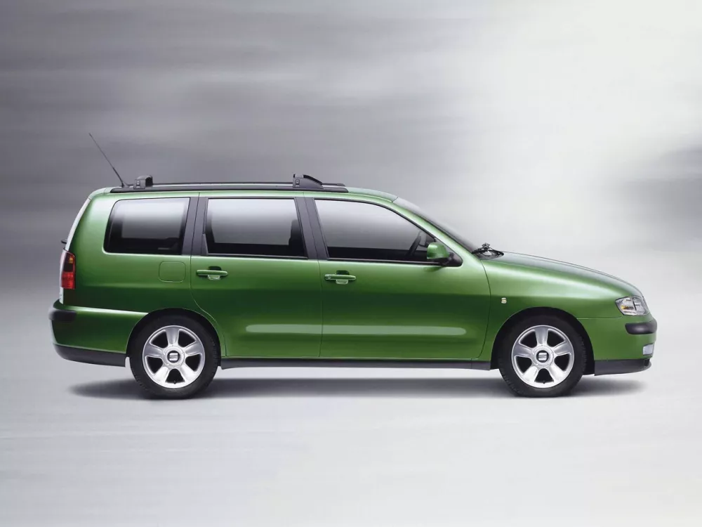 Автомобиль SEAT Cordoba I Рестайлинг Универсал (5 дверей)