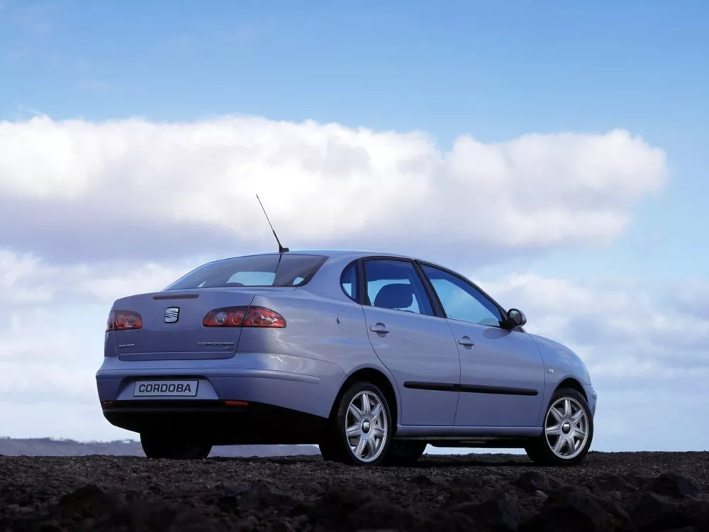 Автомобиль SEAT Cordoba II Седан
