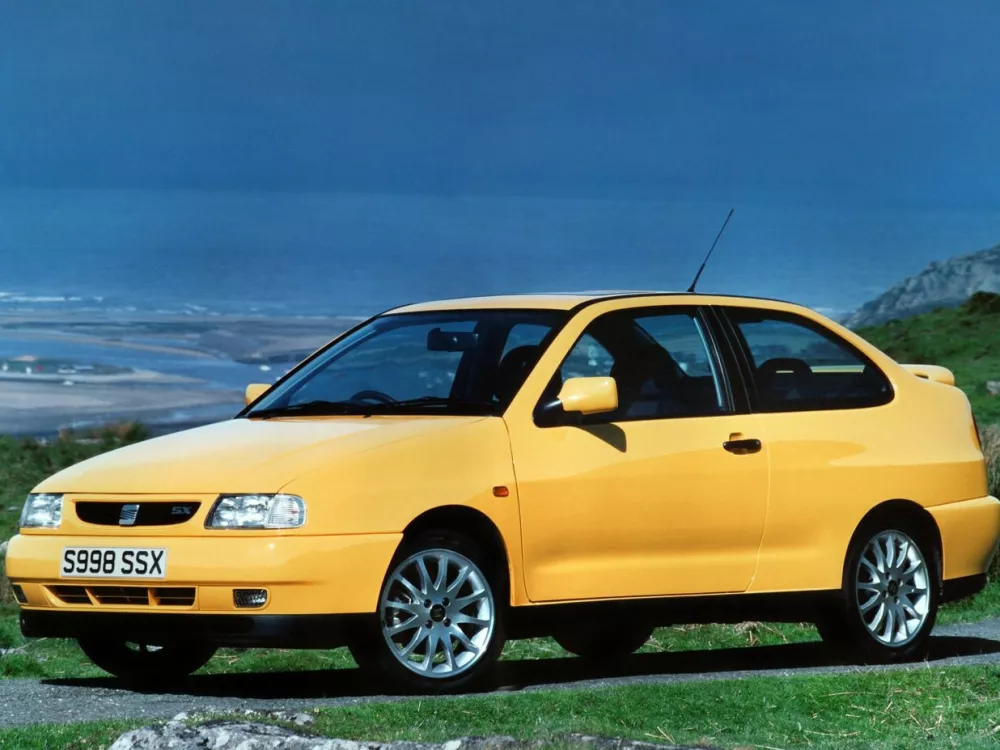 Автомобиль SEAT Cordoba I Купе