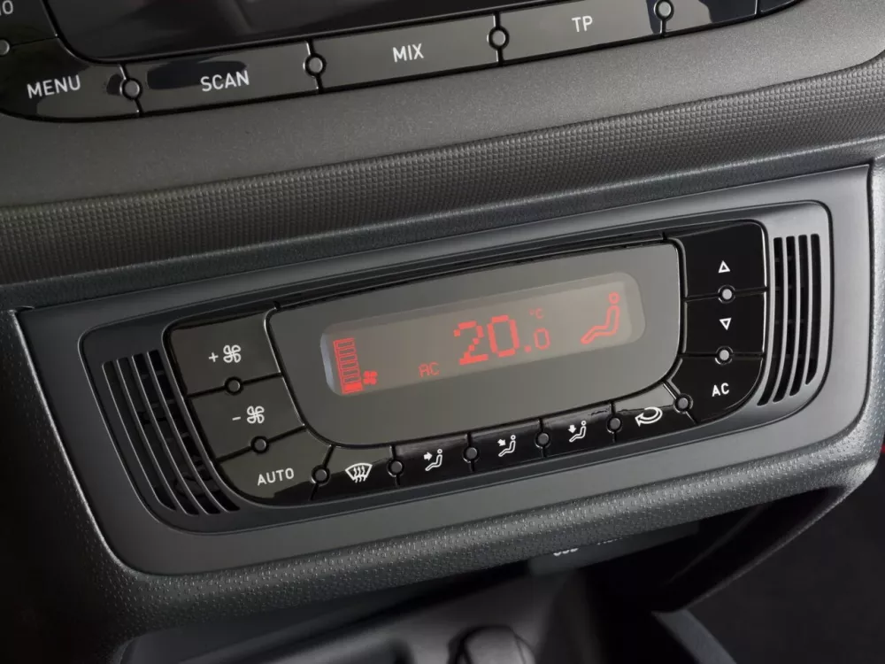 Автомобиль SEAT Ibiza IV Рестайлинг Хэтчбек (5 дверей)