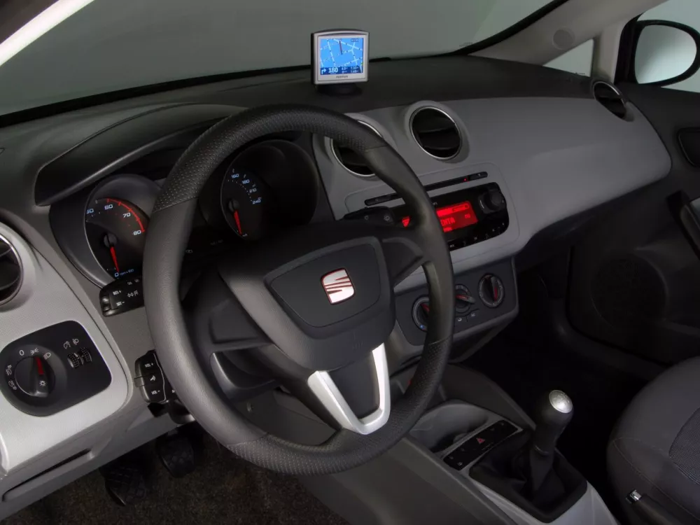 Автомобиль SEAT Ibiza IV Хэтчбек (5 дверей)
