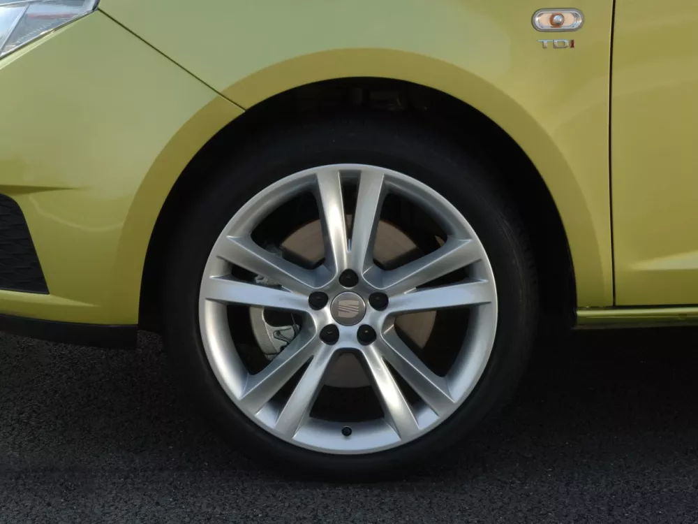 Автомобиль SEAT Ibiza IV Хэтчбек (5 дверей)