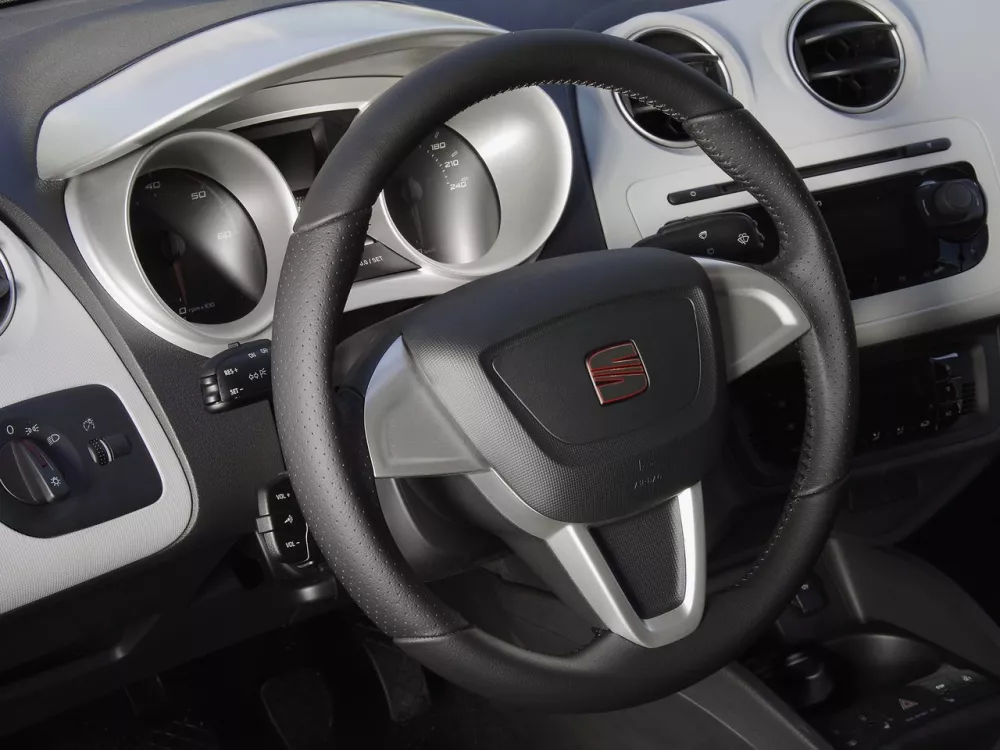 Автомобиль SEAT Ibiza IV Хэтчбек (5 дверей)