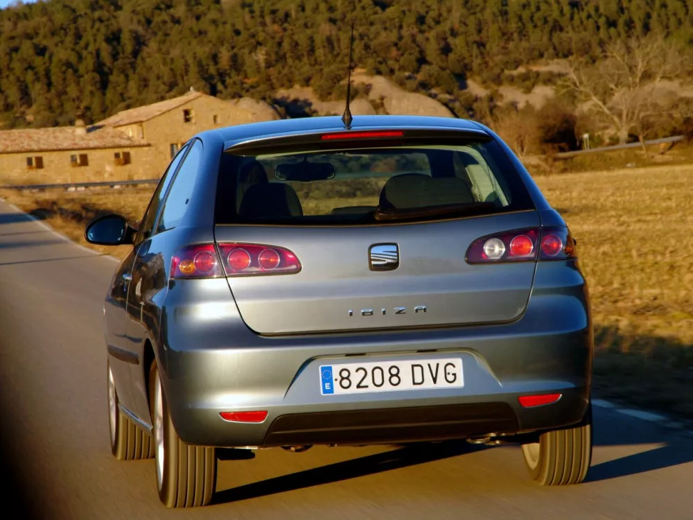 Автомобиль SEAT Ibiza III Рестайлинг Хэтчбек (3 двери)