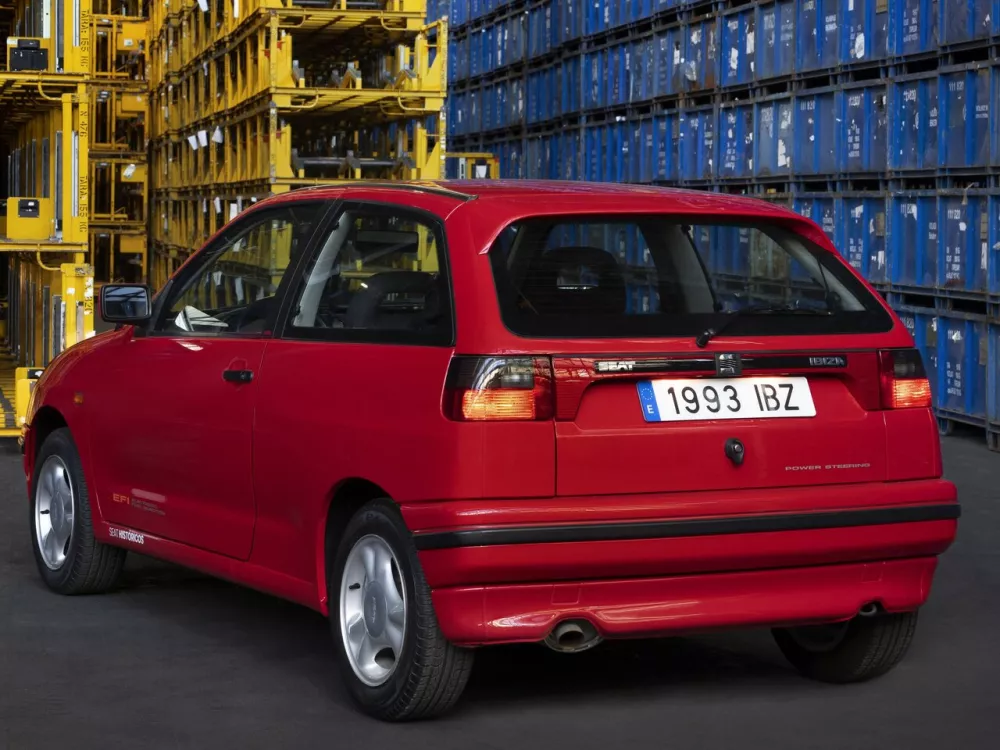 Автомобиль SEAT Ibiza II Хэтчбек (3 двери)