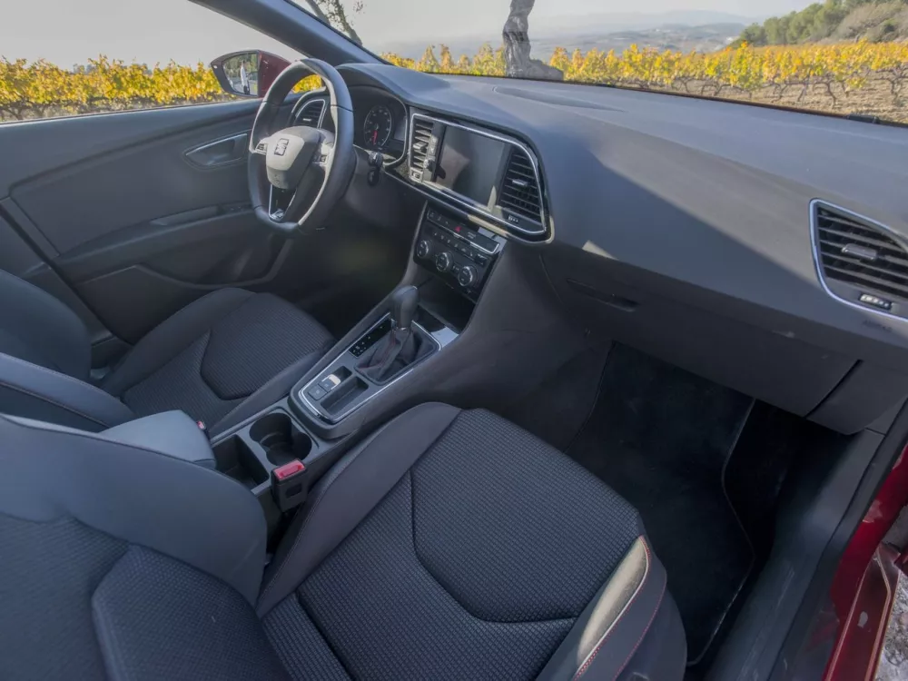 Автомобиль SEAT Leon III Рестайлинг Хэтчбек (5 дверей)
