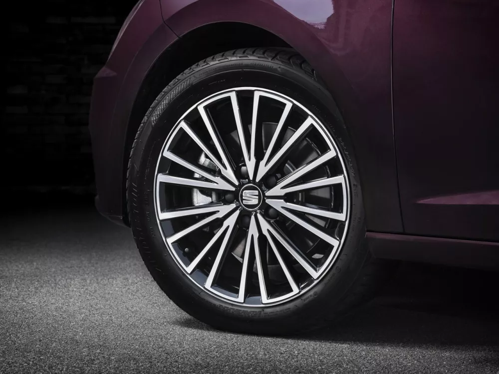 Автомобиль SEAT Leon III Рестайлинг Универсал (5 дверей)