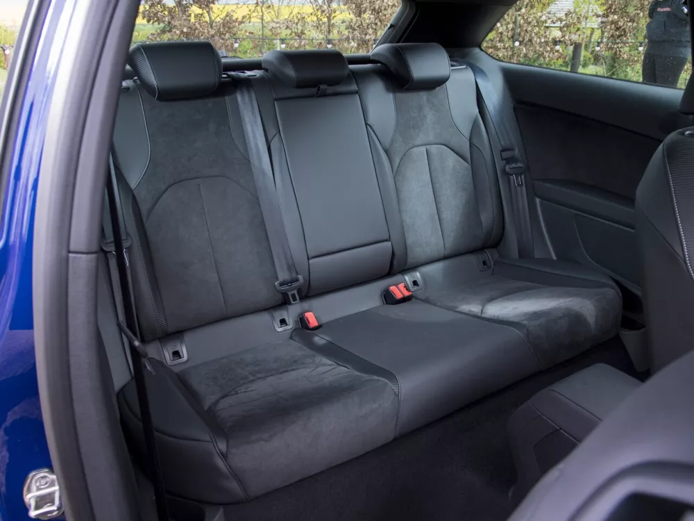 Автомобиль SEAT Leon III Рестайлинг Хэтчбек (3 двери)
