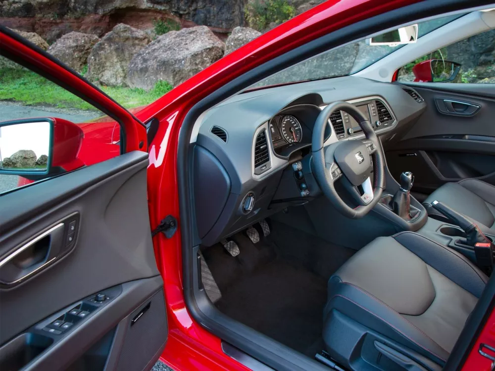 Автомобиль SEAT Leon III Хэтчбек (5 дверей)