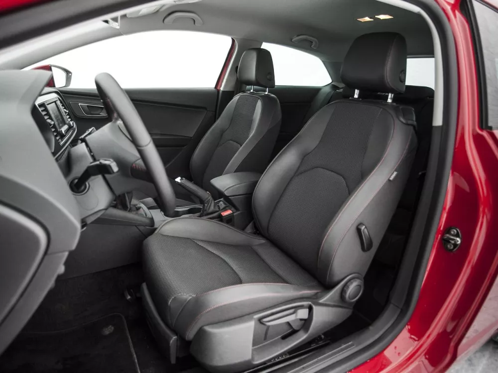 Автомобиль SEAT Leon III Хэтчбек (3 двери)