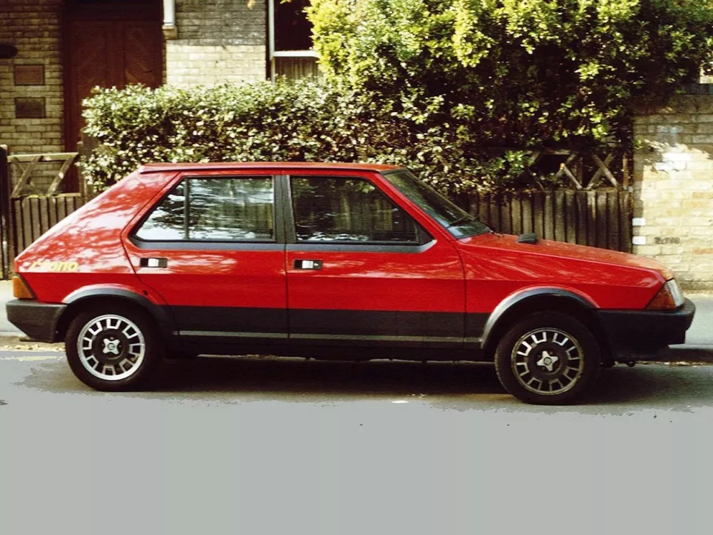 Автомобиль SEAT Ronda Хэтчбек (5 дверей)