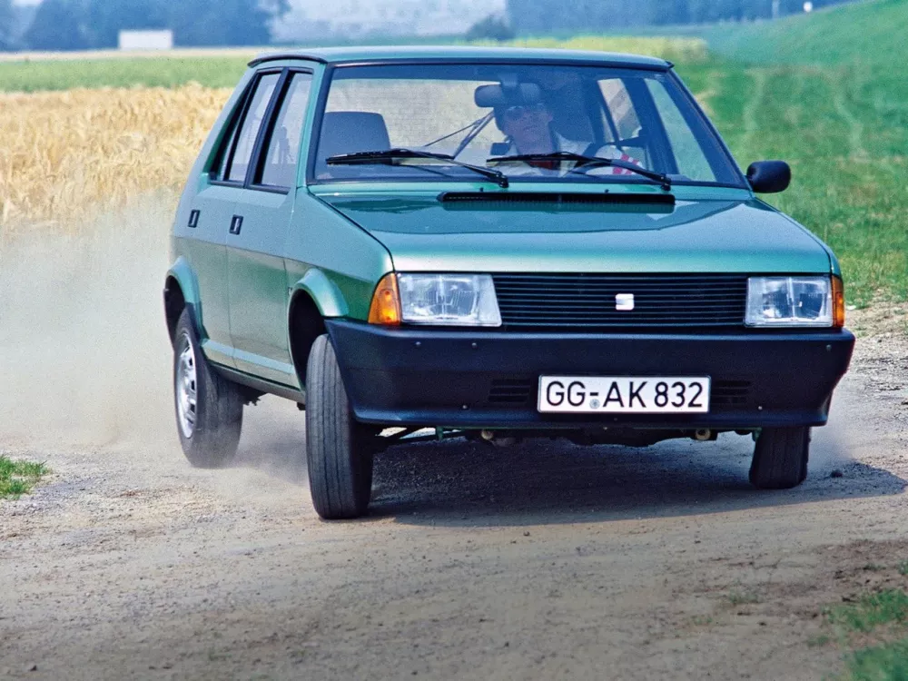 Автомобиль SEAT Ronda Хэтчбек (5 дверей)