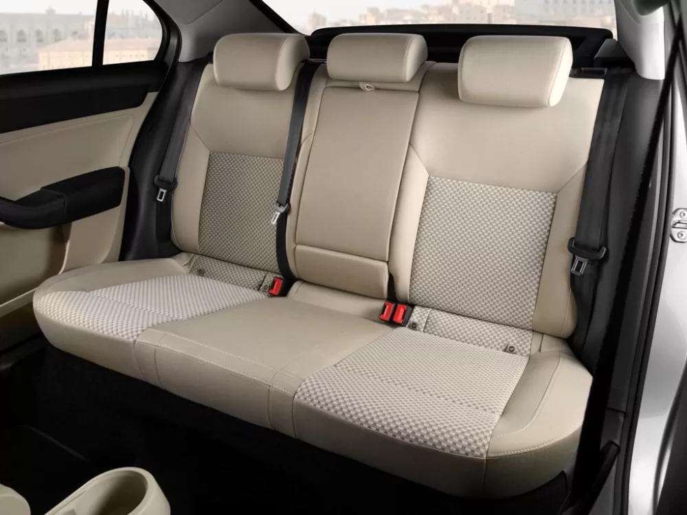 Автомобиль SEAT Toledo IV Лифтбек