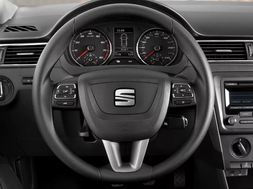 Автомобиль SEAT Toledo IV Лифтбек