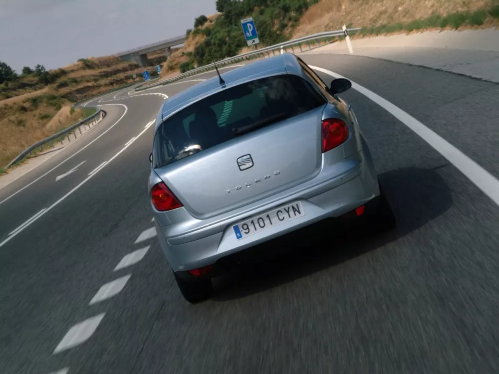 Автомобиль SEAT Toledo III Хэтчбек (5 дверей)