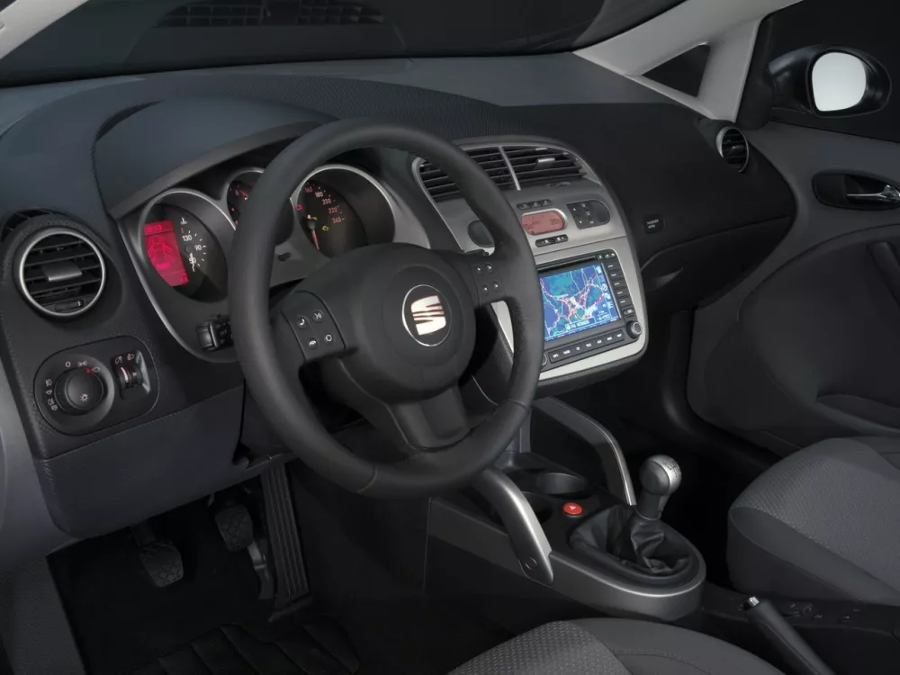 Автомобиль SEAT Toledo III Хэтчбек (5 дверей)