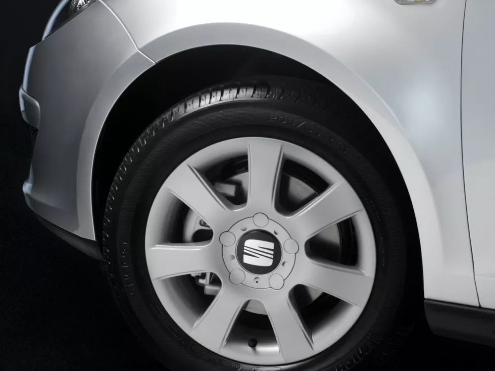 Автомобиль SEAT Toledo III Хэтчбек (5 дверей)