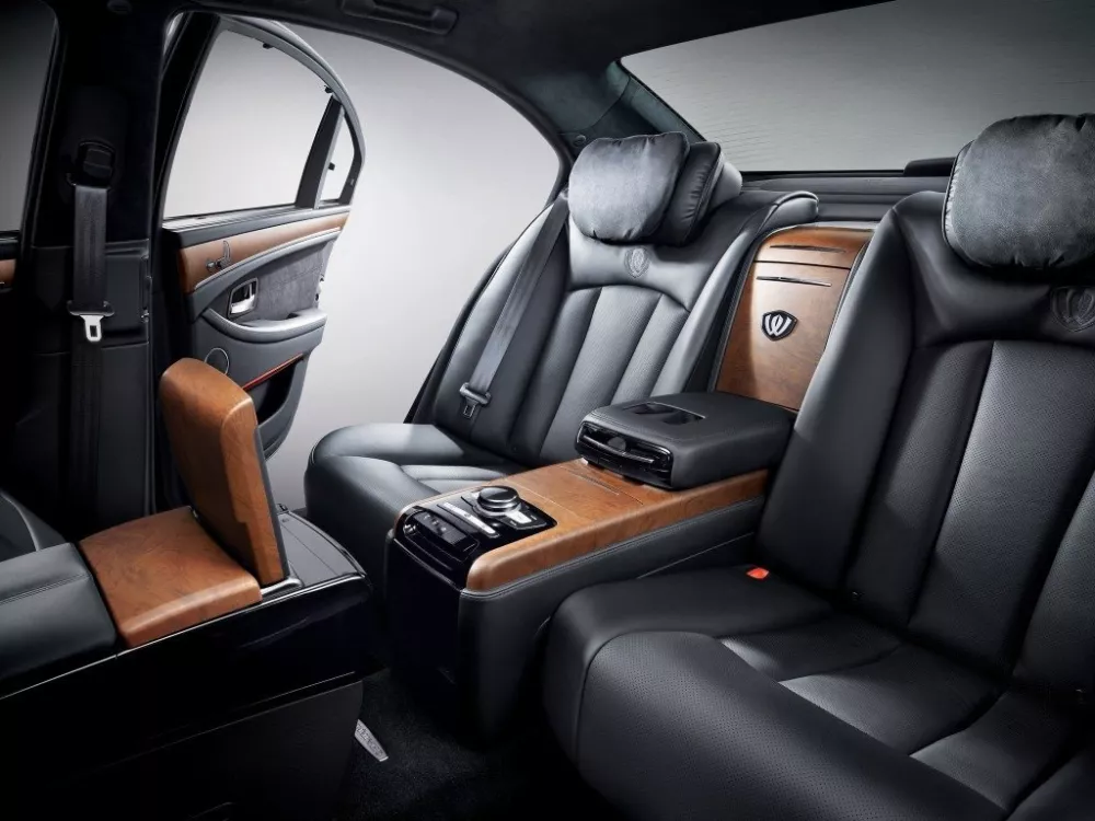 Автомобиль SsangYong Chairman II (W) Седан