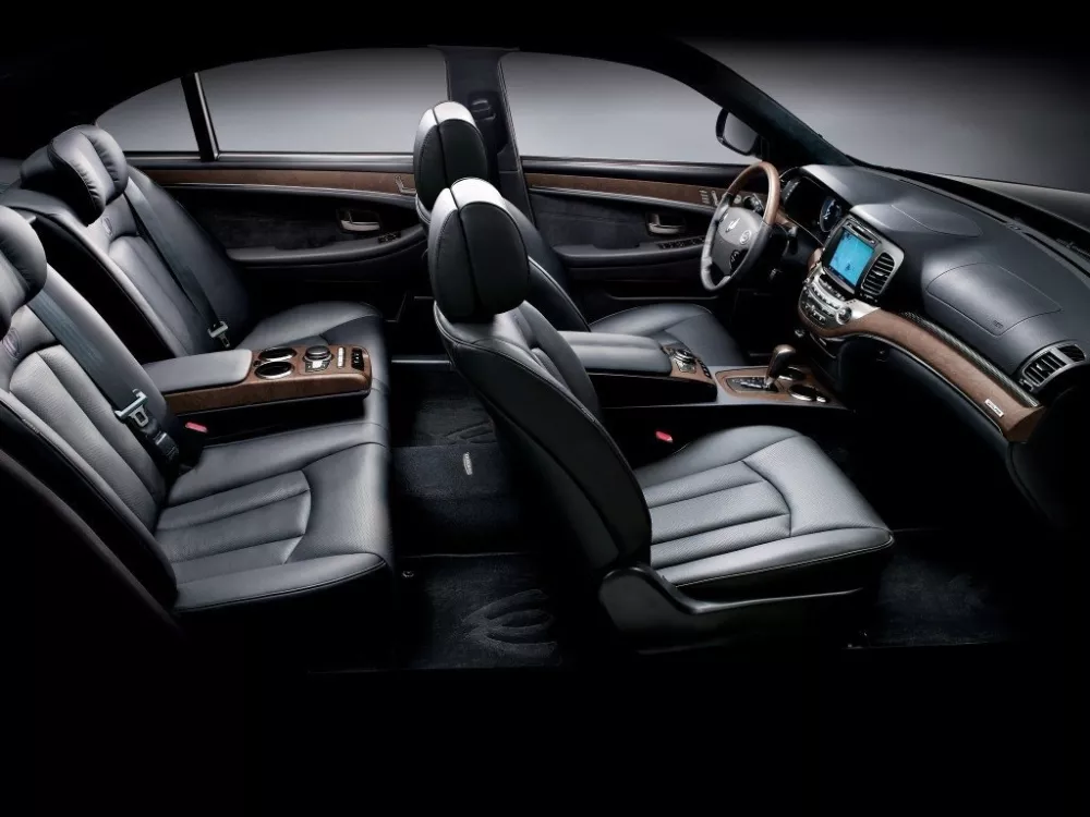 Автомобиль SsangYong Chairman II (W) Седан