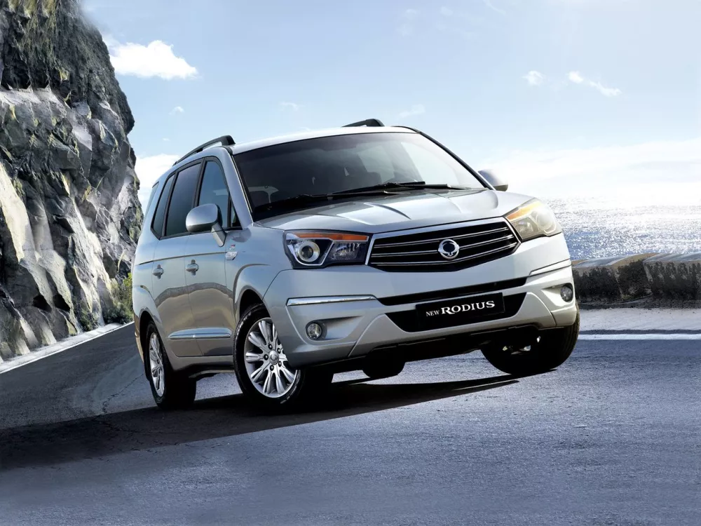 Автомобиль SsangYong Rodius II Минивэн