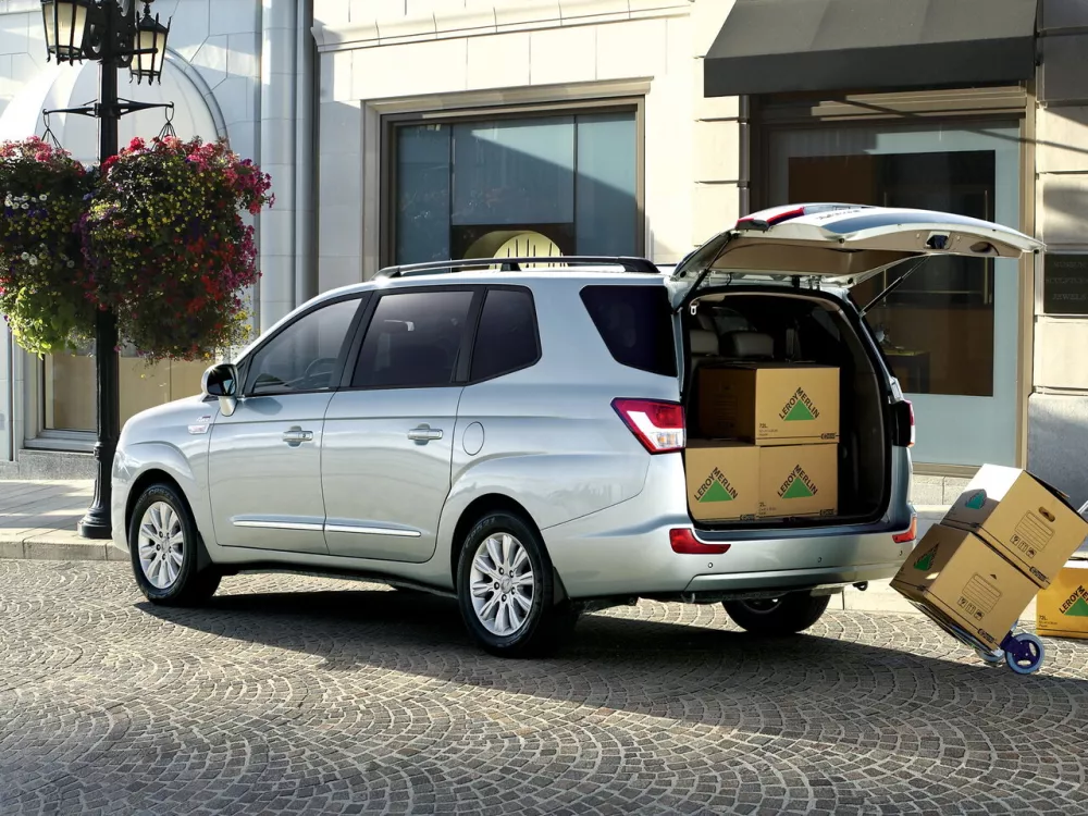 Автомобиль SsangYong Rodius II Минивэн