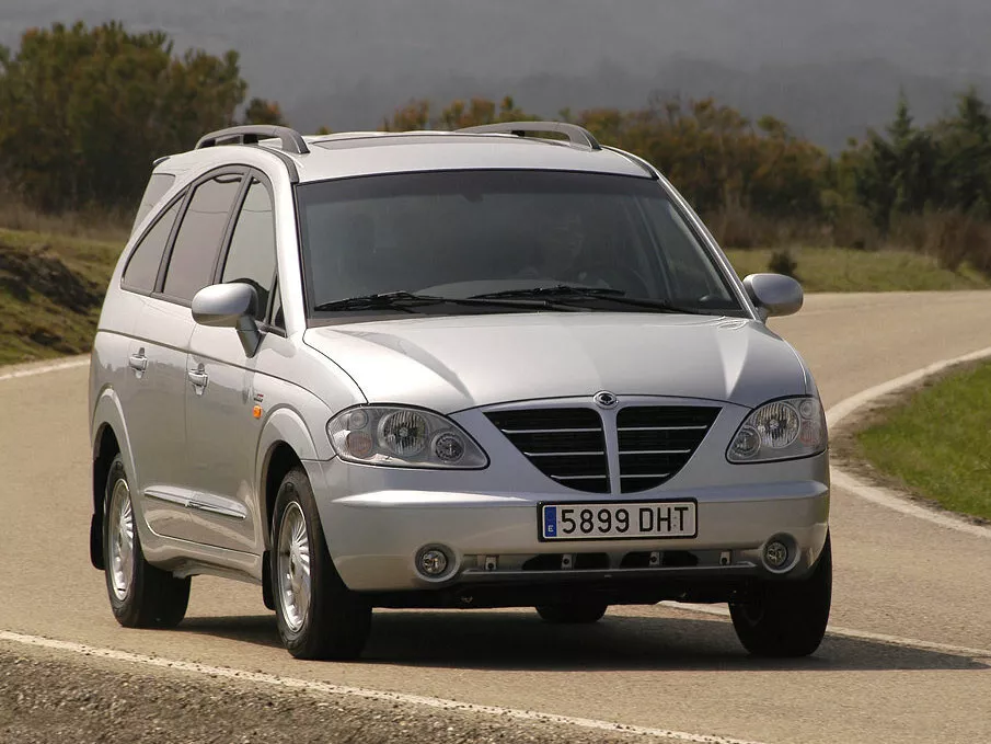 Автомобиль SsangYong Rodius I Минивэн