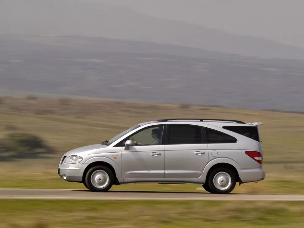 Автомобиль SsangYong Rodius I Минивэн