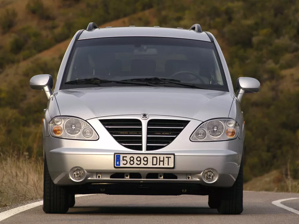Автомобиль SsangYong Rodius I Минивэн