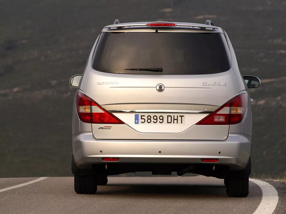 Автомобиль SsangYong Rodius I Минивэн