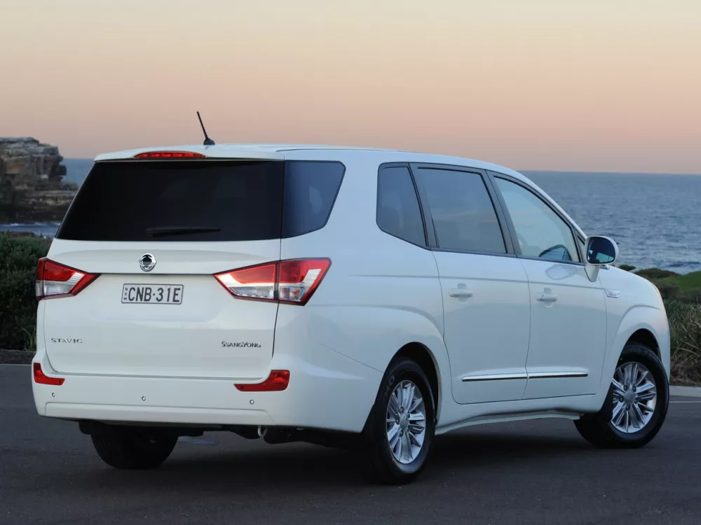 Автомобиль SsangYong Stavic Минивэн