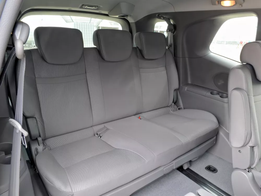 Автомобиль SsangYong Stavic Минивэн