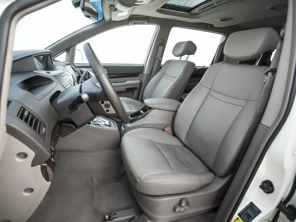 Автомобиль SsangYong Stavic Минивэн