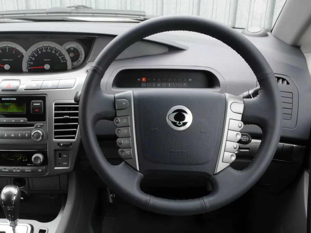 Автомобиль SsangYong Stavic Минивэн