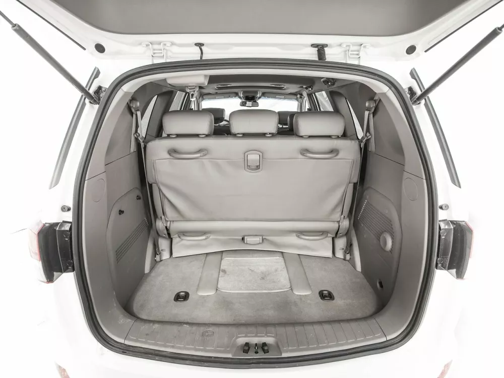 Автомобиль SsangYong Stavic Минивэн