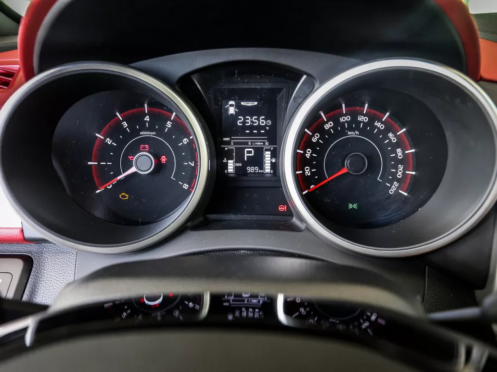 Автомобиль SsangYong Tivoli I Внедорожник (5 дверей)